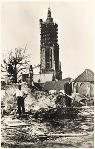 18038 Gezicht op de Cuneratoren te Rhenen, tijdens herstel van oorlogsschade.